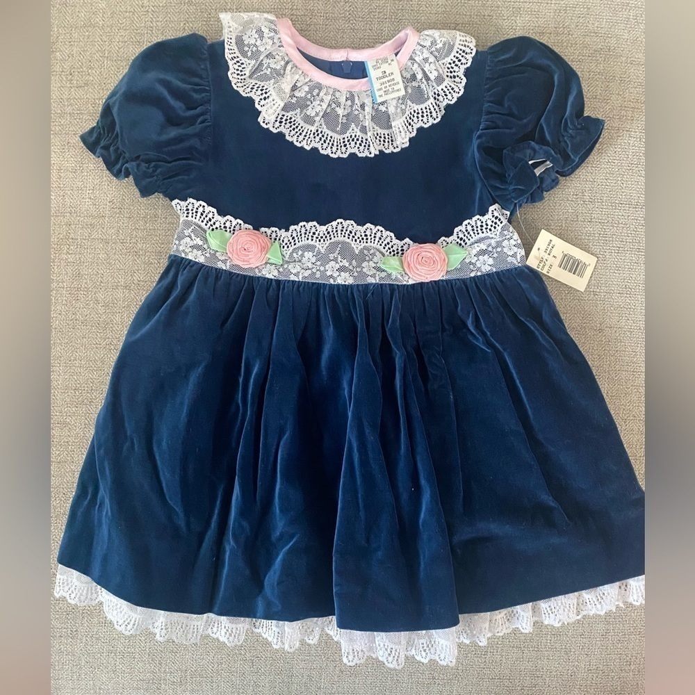 VINTAGE NWT‎ Navy Velvet and Lace Rosette Dress Size 3